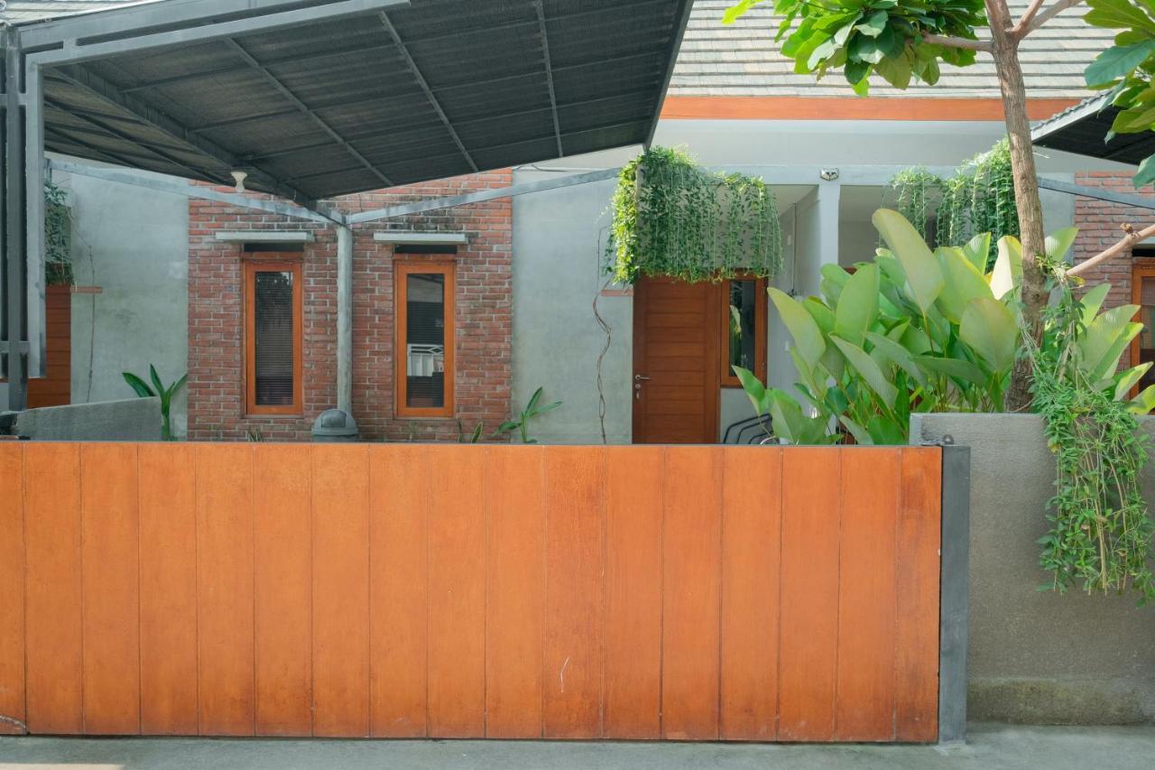 Andewi Guest House Denpasar Redpartner - Minimum Stay 30 Nights Sanur Eksteriør billede